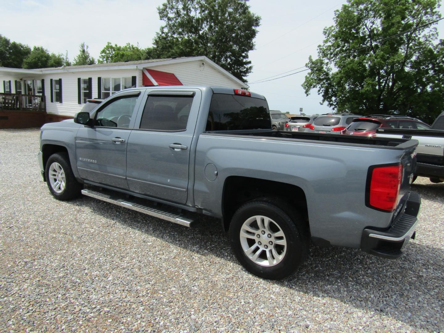 2016 Gray /Gray Chevrolet Silverado 1500 (3GCPCREC0GG) with an V8 engine, Automatic transmission, located at 15016 S Hwy 231, Midland City, AL, 36350, (334) 983-3001, 31.306210, -85.495277 - Photo#5